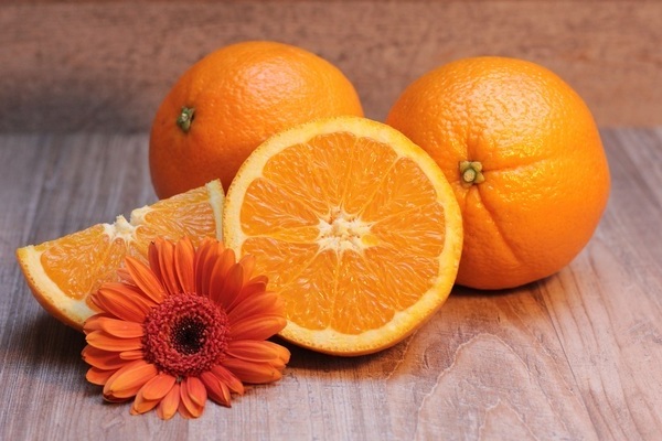 Оранжево