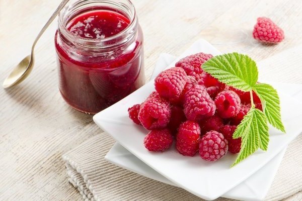 Description of remontant raspberries, advantages over ordinary raspberries