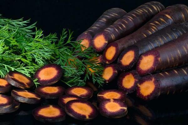hình ảnh củ cà rốt màu tím