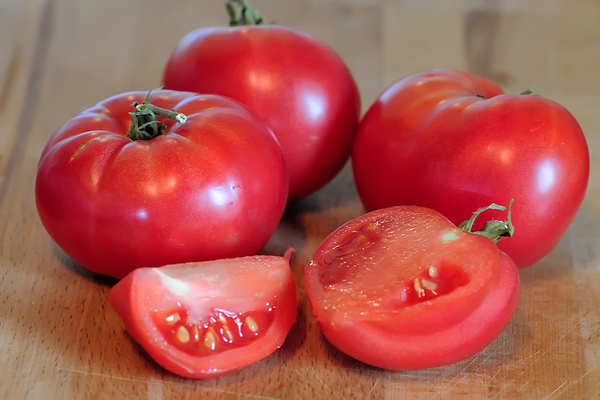 gambar tomato gajah merah jambu