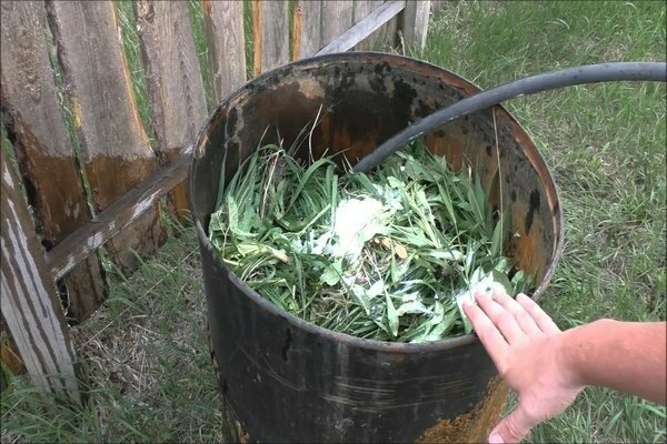 how to make fertilizer from grass